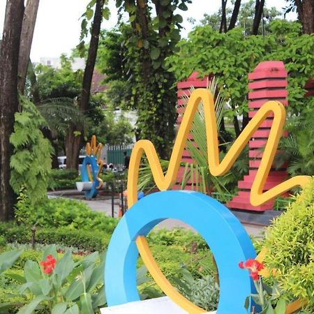Jawa 22 Hotel And Residence Surabaya Buitenkant foto