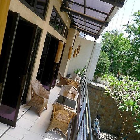 Jawa 22 Hotel And Residence Surabaya Buitenkant foto