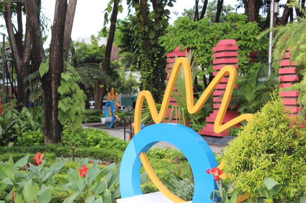 Jawa 22 Hotel And Residence Surabaya Buitenkant foto